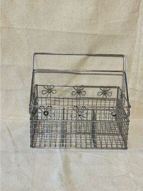 Floral Metal Wire Storage Caddy in Silver